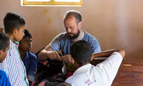 Gap Year Volunteer Programs That Inspire Lifelong Volunteerism